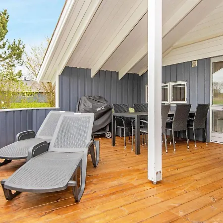 8 Person In Borkop-by Traum